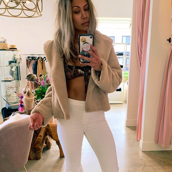 Meet your Posher, Brittany - Picture 1 of 1